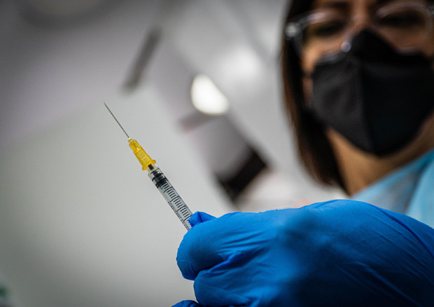 Vaccini, il 45% degli adulti in Ue è immunizzato con due dosi © ANSA