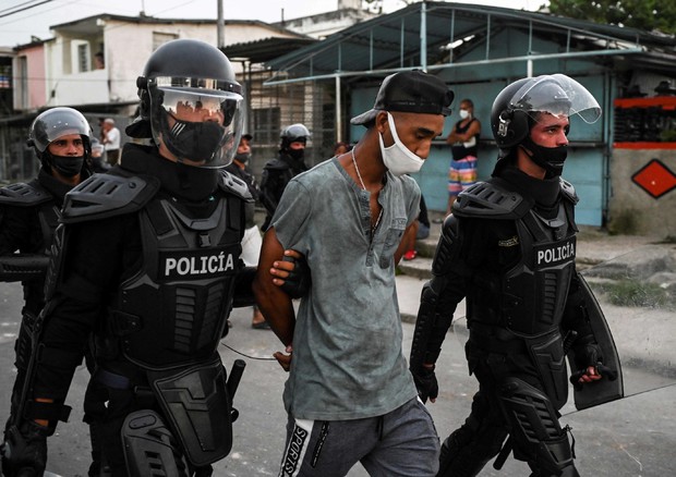 Ue, arresti inaccettabili di Cuba, rilasciateli subito © AFP