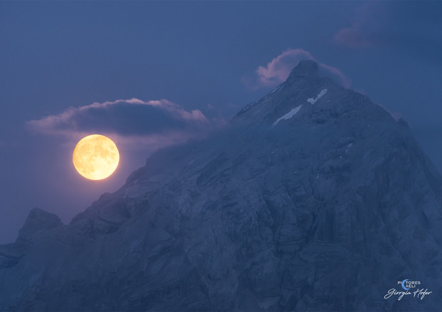 La Luna piena nell’ora blu (fonte: Giorgia Hofer) © Ansa