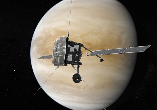 Rappresentazione artistica del passaggio ravvicinato a Venere della sonda Solar Orbiter (fonte: ESA/ATG medialab) © Ansa