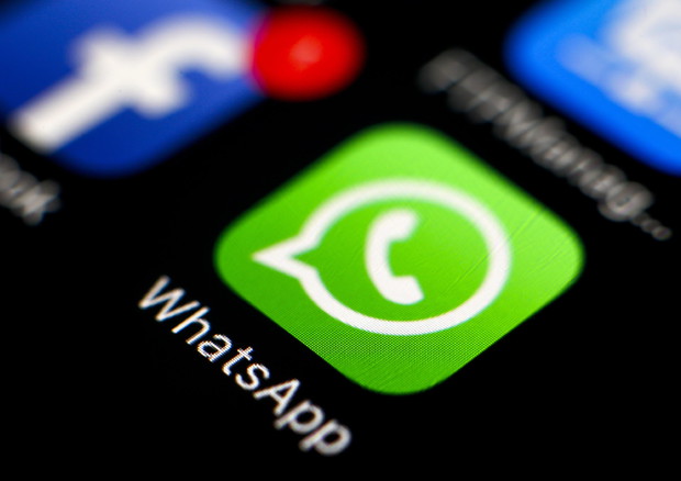 Multa da 225 milioni a Whatsapp per violazione leggi privacy Ue © EPA