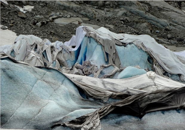 Esempio di copertura di un ghiacciaio (fonte: Giovanni Baccolo) © Ansa