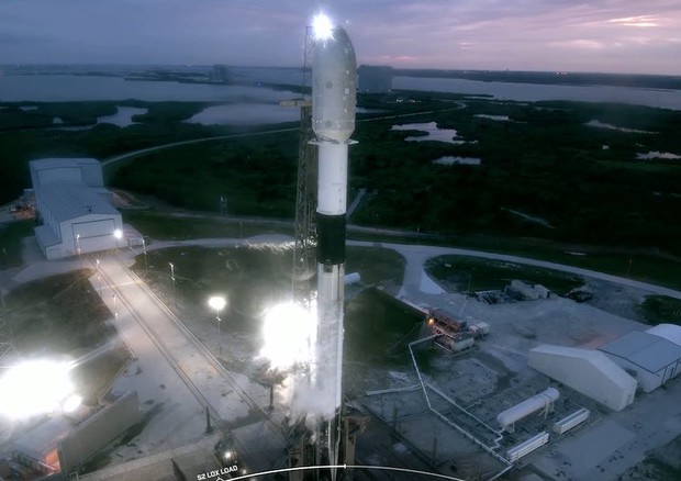 The Falcon 9 rocket at the Cape Canaveral base awaiting launch (source: SpaceX) © Ansa
