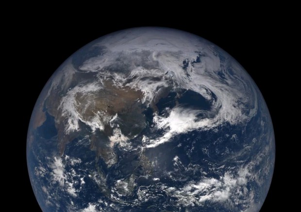 La Terra vista dallo spazio (fonte: EnnyIzzy123 da Wikipedia) © Ansa