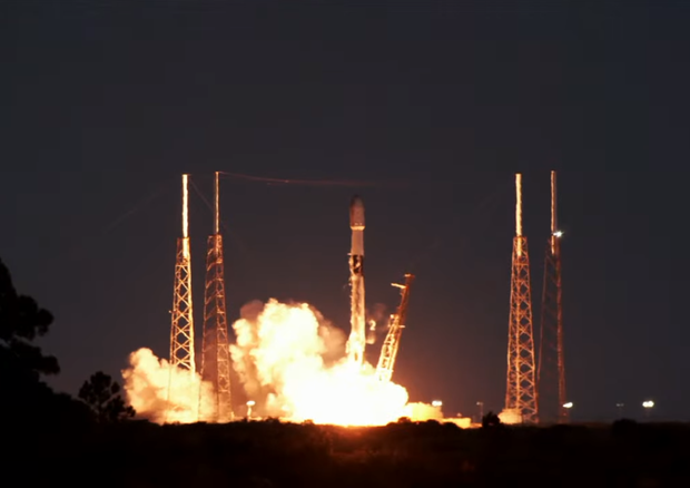 The launch of the Cosmo SklyMed satellite with a Falcon 9, from the Cape Canaveral base (source: SpaceX) © Ansa