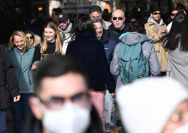 Persone a Milao in una recente immagine © ANSA