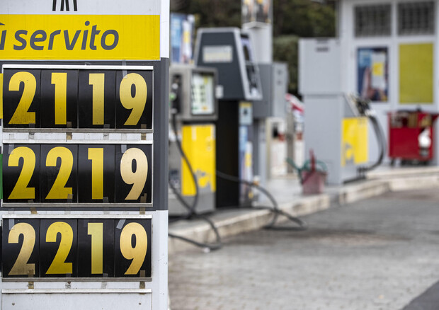 Irlanda taglia accise su benzina e diesel © ANSA