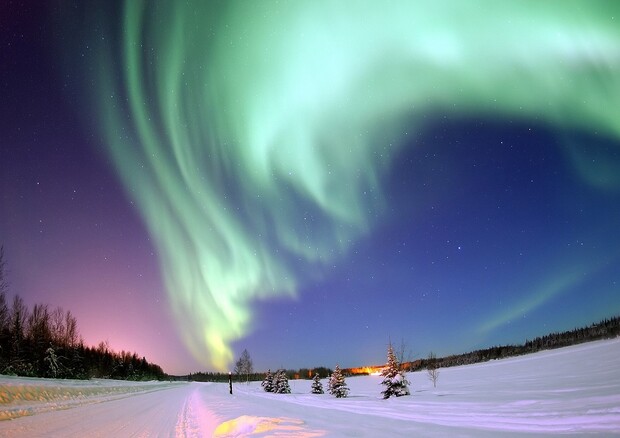 Un'aurora boreale (fonte: Senior Airman Joshua Strang – Wikipedia) © Ansa