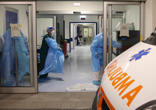 Il reparto Covid del pronto soccorso dell'Ospedale Maggiore e Oglio Po di Cremona © ANSA