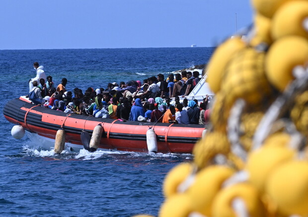 Un barcone a Lampedusa © ANSA