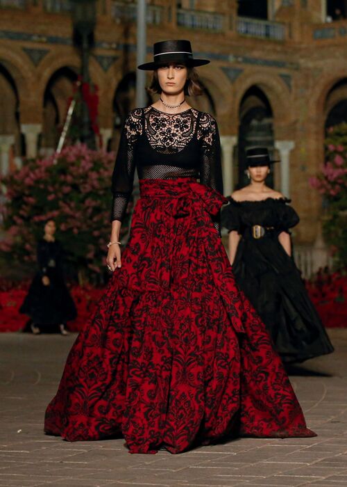 Parade in Seville at the flamenco pace for Dior Cruise 2023 - Lifestyle