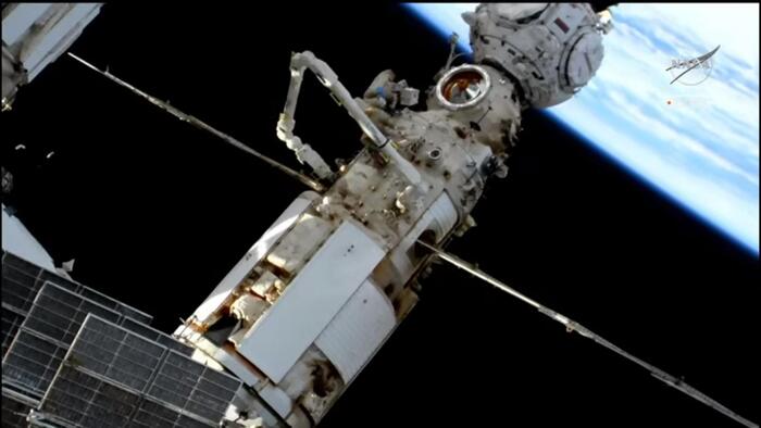 AstroSamantha: Retorne à Estação Espacial Internacional, Complete uma Caminhada Espacial – Espaço e Astronomia