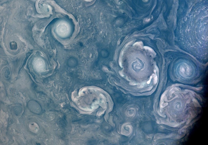 The hypnotic vortices of Jupiter seen by the Juno probe – space and astronomy