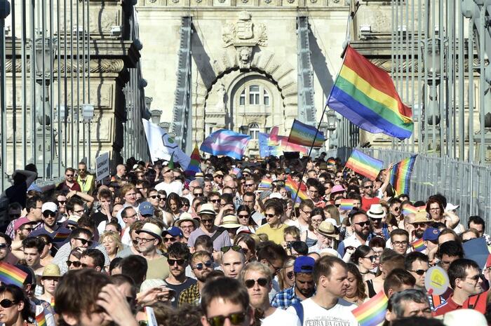 UE v Orban sobre lei anti-gay, a Itália não existe