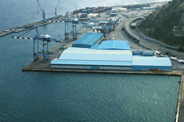 Il porto di Savona Vado