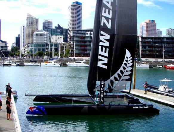 Coppa America: il catamarano Ac45 del team New Zealand