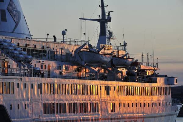 Il porto di Ancona al tramonto