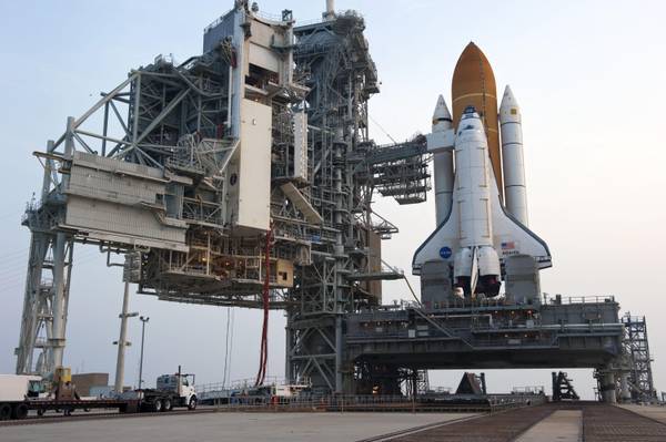 Lo Shuttle Atlantis in attesa del lancio (fonte: NASA)