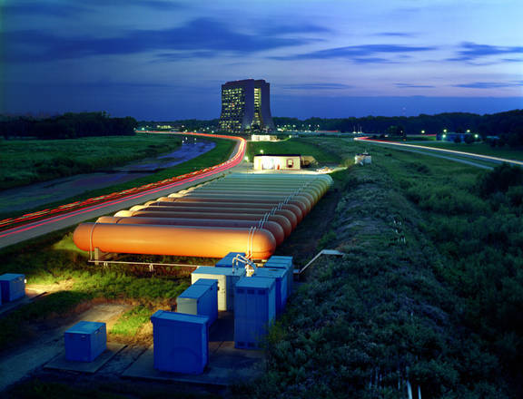 Il Fermilab di Baravia (Chicago), dove si trova l'acceleratore Tevatron (fonte: Fermilab)