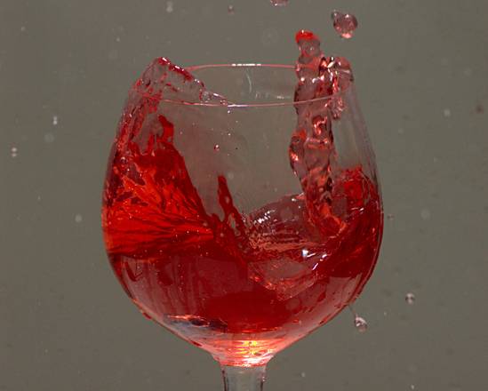 Con la tecnica del Carbonio 14 è possibile anche ottenere la carta d'identità del vino  (fonte: Philip Serracino Inglott)