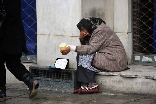 Poverta' tra gli anziani in Grecia
