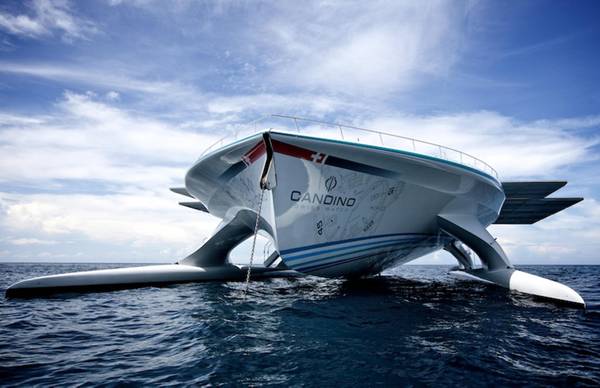 catamarano solare che finisce viaggio intorno al mondo