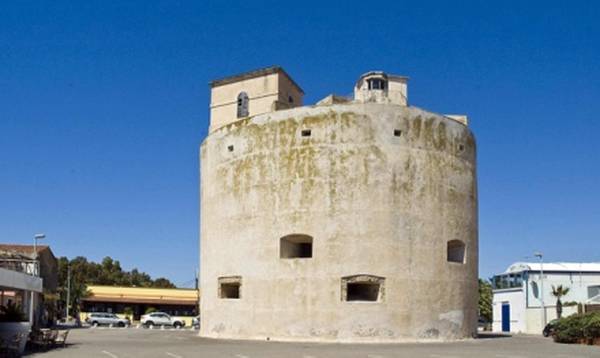 Sardegna apre fari e torri al turismo ecocompatibile