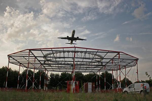 Esempio di infrastrutture di precisione terrestri (VOR) nell'aeroposto di Linate (fonte: ENAV)