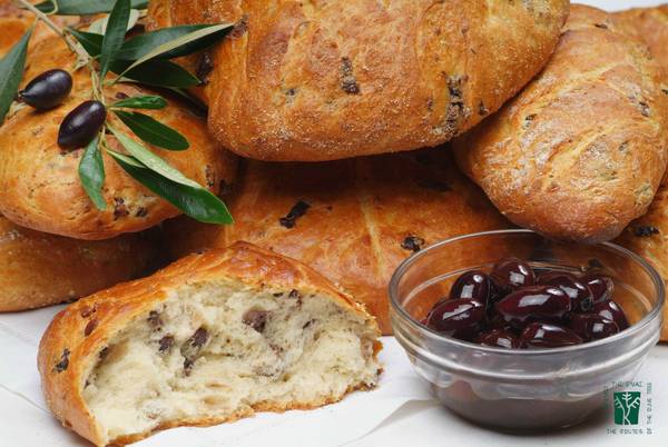 Pane ed olive, capisaldi della Dieta mediterranea