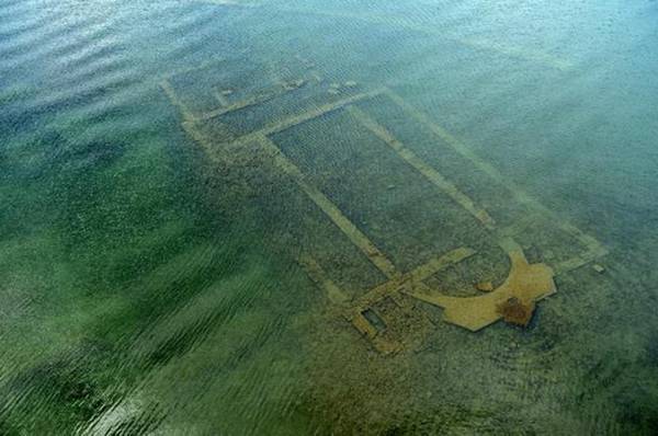 Traces of the church found in the depths of Lake Iznik