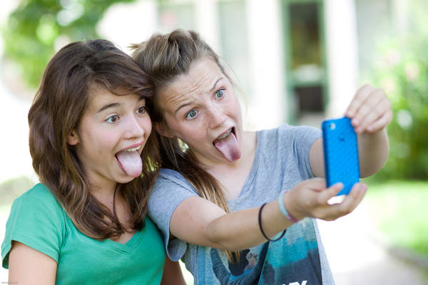 la mania del 'selfie' tra gli adolescenti