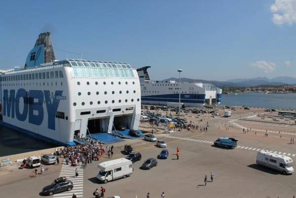 Coronavirus: Solinas, chiudere porti e aeroporti Sardegna