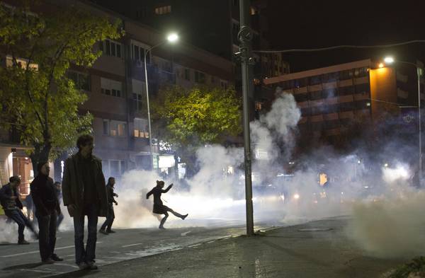 Kosovo: scontri polizia-manifestanti a Pristina, 15 feriti
