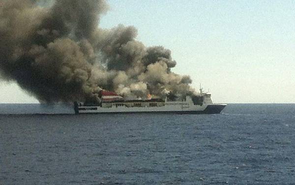 Incendio nave, si teme nuova emergenza ambientale
