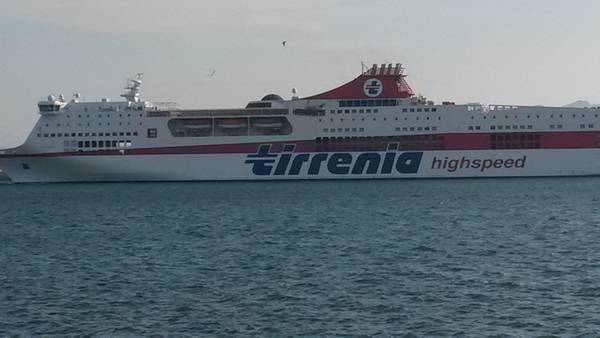 Tirrenia: Morace, nessun caro traghetti tariffe giù del 20%