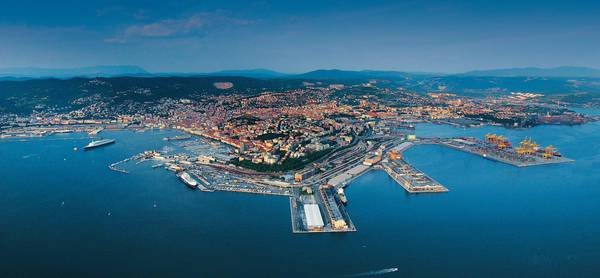 Porti: Serracchiani, da Delrio decreto punti franchi Trieste