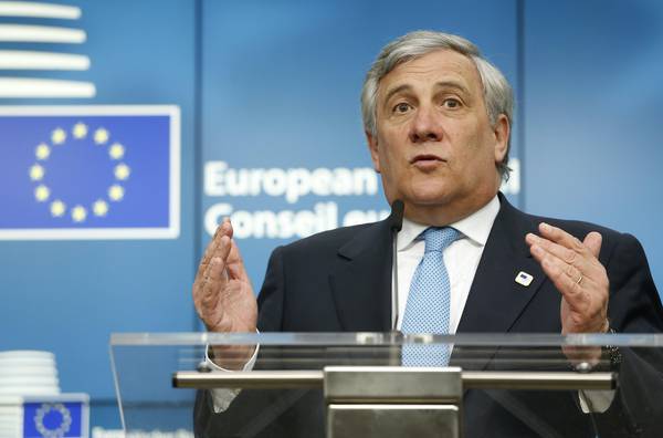 Migranti: Tajani, bloccare partenze, con aiuto Libia