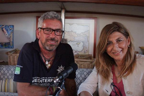 Simone Perotti con l'ex sindaco di Lampedusa, Giusi Nicolini