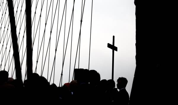 Way of the Cross over Brooklyn Bridge