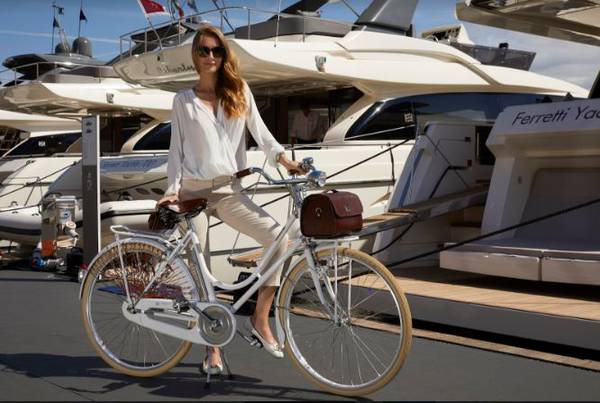 Ferretti Yachts, biciclette Taurus per il 50/mo
