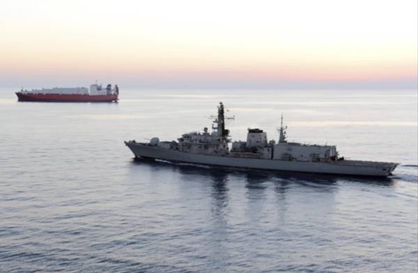 Iran: navi pasdaran tentano sequestro petroliera Gb