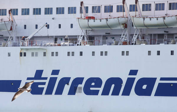 Tirrenia: ripartono i traghetti, accordo Cin-commissari