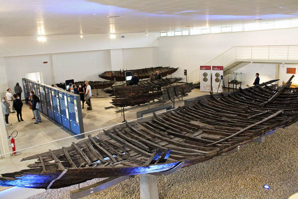 Riapre dopo 19 anni il Museo delle navi romane