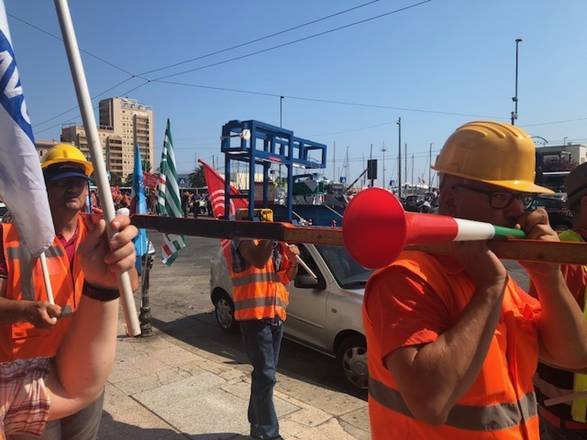 Porto Cagliari: Uil a Solinas 'salvare lavoratori'