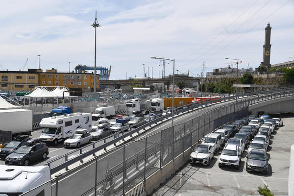 Porto Genova: Assagenti, insostenibili le code per entrare nei terminal
