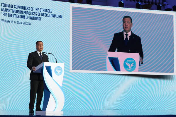 Medvedev eterno numero 2, gli serve assistenza mentale