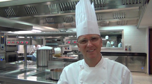 Heinz Beck nella 'sua' cucina alla Pergola all'Hilton di Roma