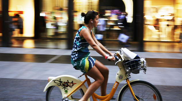 Bike sharing a Milano foto claudio.arnese iStock.