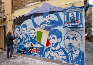 Scudetto Napoli, murale al Borgo Orefici e' un tributo a protagonisti