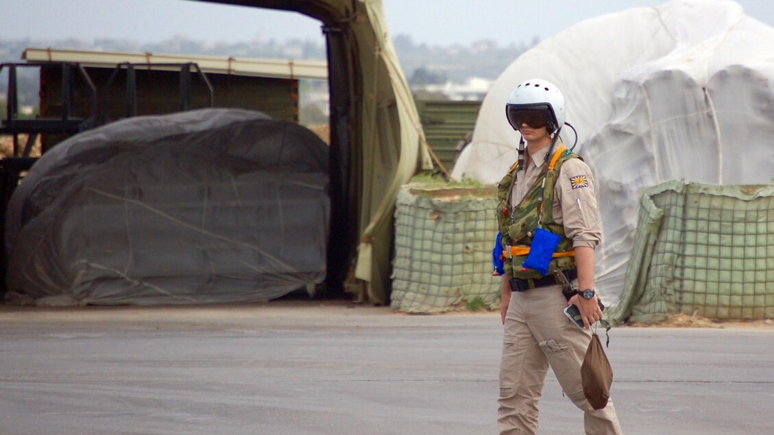 Un pilota russo pronto per la missione a Raqqa